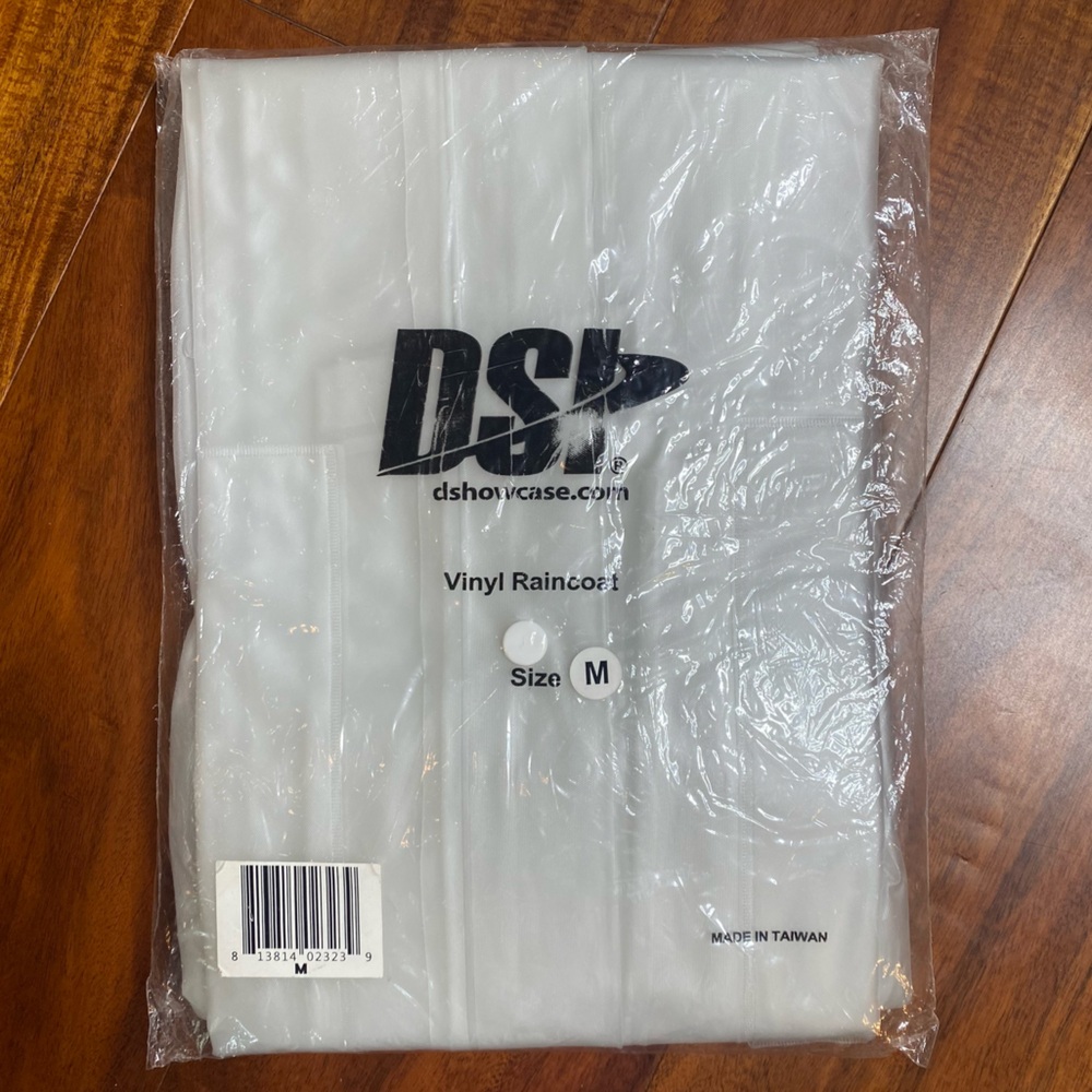 NWT Size M Unisex, Directors Showcase DSI Clear Vinyl Raincoat with Snaps